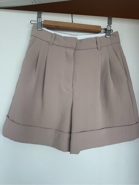 Wilfred Labyrinth High-Waist Shorts in Cairo (Taupe)